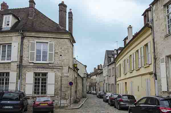 Francia - Senlis 05.jpg